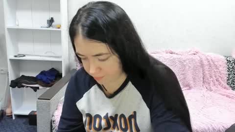 Snapshot of sweetmarylove chatting on December 16, 9:46 am sweetmarylove online show from December 16, 9:46 am