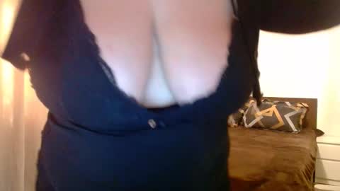 Snapshot of sweetmayacutie chatting on February 9, 12:52 pm sweetmaya online show from February 9, 12:52 pm