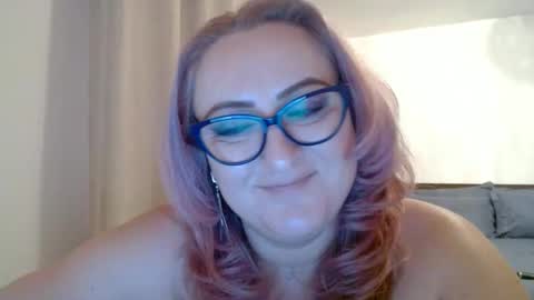 Snapshot of sweetmayacutie chatting on October 17, 2:09 pm sweetmaya online show from October 17, 2:09 pm