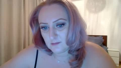 Snapshot of sweetmayacutie chatting on February 15, 1:16 pm sweetmaya online show from February 15, 1:16 pm