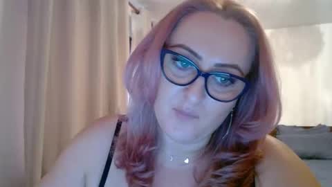 Snapshot of sweetmayacutie chatting on October 16, 10:07 am sweetmaya online show from October 16, 10:07 am