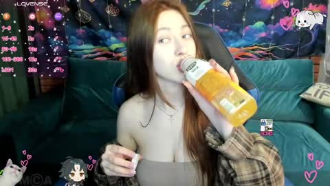 sweetmuffin88 online show from May 3, 6:28 am