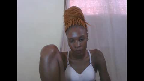 ESTHER online show from February 5, 8:28 am