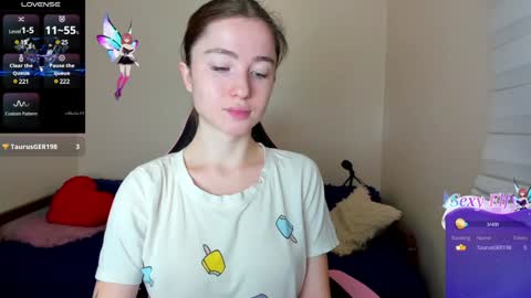 Snapshot of sweets_alma chatting on December 7, 6:21 am sweets_alma online show from December 7, 6:21 am
