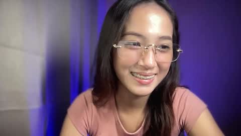 Mia online show from November 27, 4:10 pm