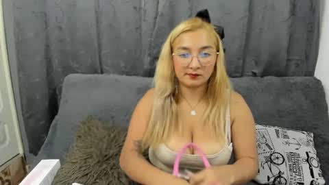 Carla Dubois online show from February 14, 9:32 pm