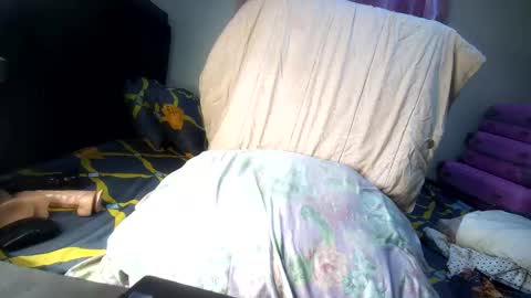 PEACHES online show from February 9, 5:43 pm