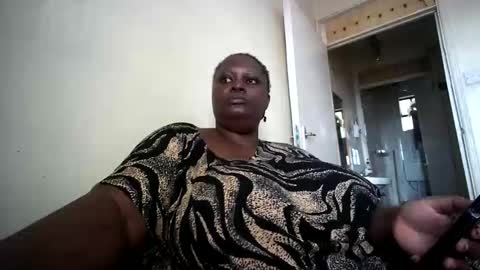PEACHES online show from May 3, 1:14 pm