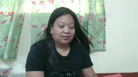 mia and luna online show from February 17, 11:15 pm