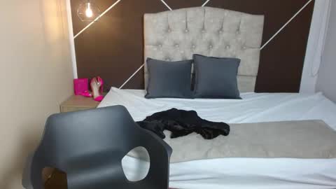 Scarlet online show from September 18, 11:53 am