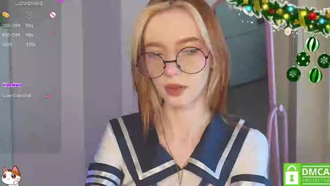 Snapshot of sweetuniporn chatting on January 6, 8:35 am Elis im back fav vibes 66100222 and 160 online show from January 6, 8:35 am