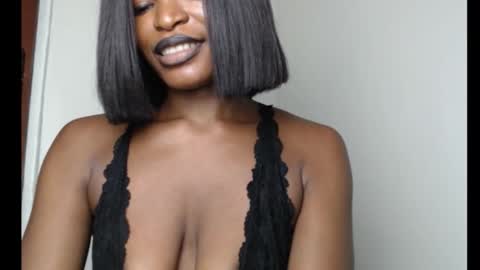 Snapshot of sweetxxboobsx chatting on October 17, 9:23 am sweetxxboobsx online show from October 17, 9:23 am