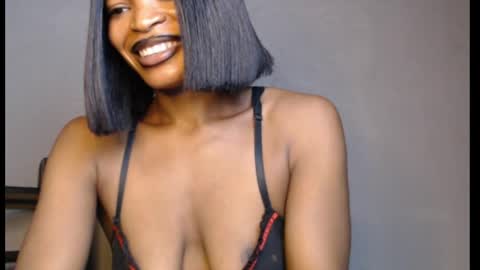 sweetxxboobsx online show from May 1, 8:39 am