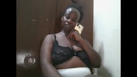 sweetyass25 online show from September 19, 6:51 pm