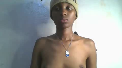 sweetypussy01 online show from October 12, 7:38 pm