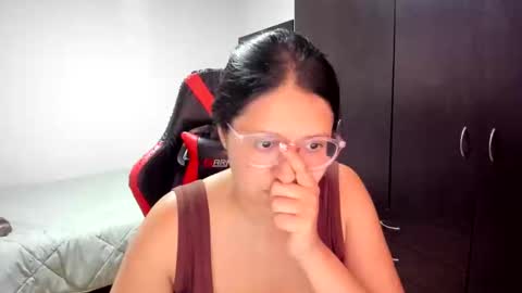 Snapshot of sweetyypeach chatting on February 18, 8:37 pm sweetyypeach online show from February 18, 8:37 pm