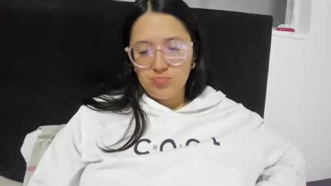 Snapshot of sweetyypeach chatting on January 18, 4:26 am sweetyypeach online show from January 18, 4:26 am