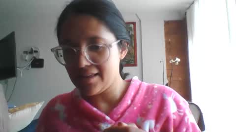 Snapshot of sweetyypeach chatting on March 2, 1:42 pm sweetyypeach online show from March 2, 1:42 pm