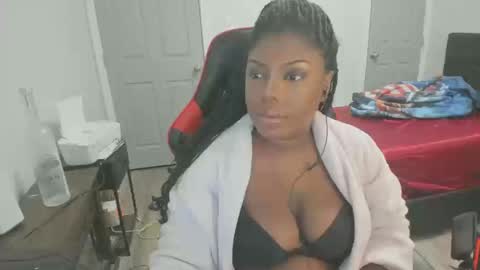Snapshot of sxamleuy chatting on October 15, 6:43 pm sxamleuy online show from October 15, 6:43 pm