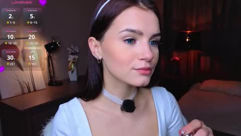 Snapshot of synne_glows chatting on September 11, 7:09 am Eva online show from September 11, 7:09 am