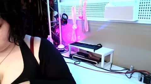 Goddess Flame online show from January 1, 7:41 am