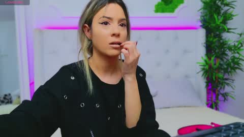 Arianna online show from December 16, 1:43 pm