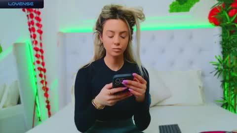 Arianna online show from February 19, 1:50 pm