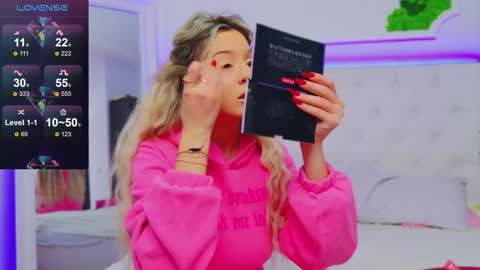 Arianna online show from January 8, 1:09 pm