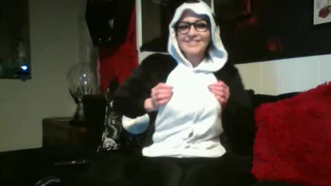 tabootaraxxx online show from March 16, 10:41 am