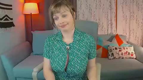 Mia online show from April 22, 4:48 pm