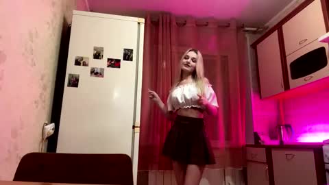 Mia online show from March 10, 7:51 pm