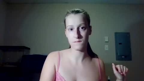talia_swan24 online show from November 6, 1:11 am
