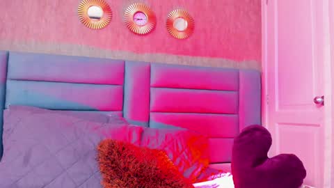   online show from December 17, 1:16 pm