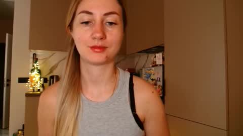  Kira  online show from March 13, 8:37 am