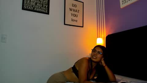 tall_hot_brunette online show from November 18, 7:59 pm