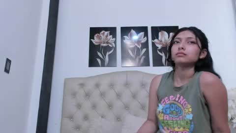 Hi im sara online show from July 28, 7:39 pm