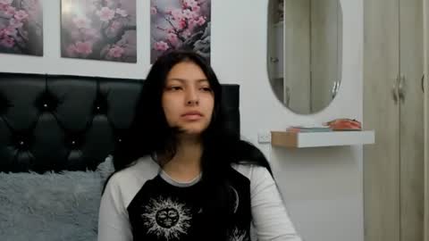 Hi im sara online show from June 22, 12:46 pm
