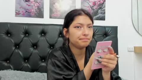 Hi im sara online show from June 27, 1:06 pm