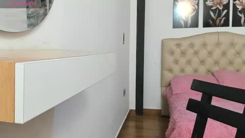 Hi im sara online show from June 17, 12:50 pm