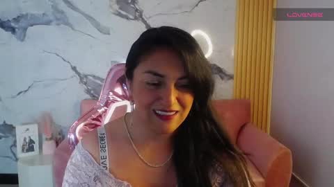 Snapshot of tamara_ch1 chatting on September 28, 12:10 pm tamara_ch1 online show from September 28, 12:10 pm