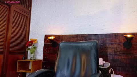 Snapshot of tamara_sanz1 chatting on October 8, 11:03 am online show from October 8, 11:03 am