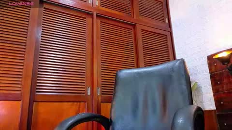    online show from November 5, 10:53 am