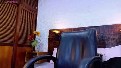    online show from November 30, 11:58 am