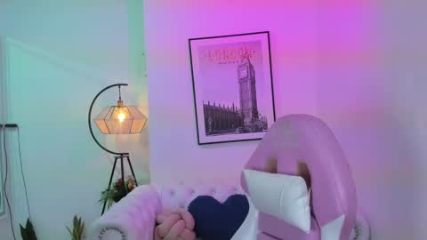 Snapshot of tamara_slimx chatting on February 6, 3:27 am Tamara online show from February 6, 3:27 am