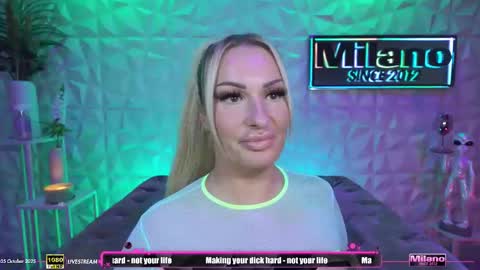 Snapshot of tamaramilano chatting on October 5, 8:19 am TamaraMilano online show from October 5, 8:19 am
