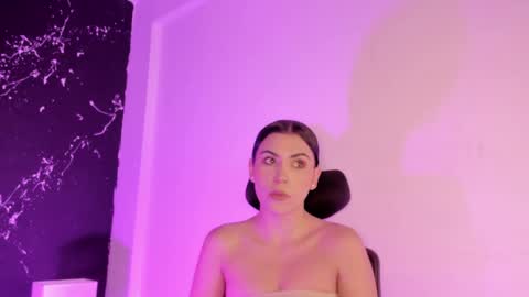 Snapshot of tamarathompsonn chatting on February 23, 8:11 am Tamara. online show from February 23, 8:11 am