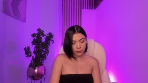 Snapshot of tamarathompsonn chatting on March 5, 2:23 pm Tamara. online show from March 5, 2:23 pm