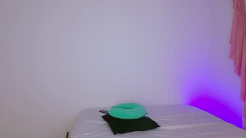 tamylynn online show from June 20, 1:53 am