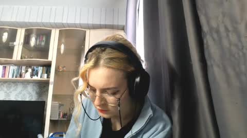 Adeline online show from July 30, 3:24 pm