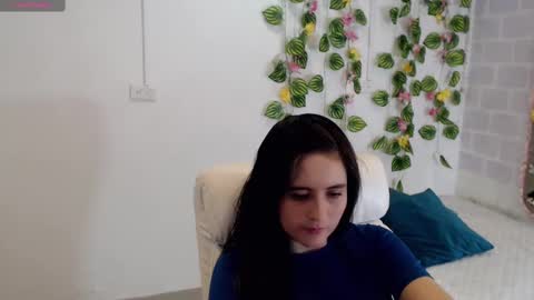 Tania  online show from October 10, 6:35 pm